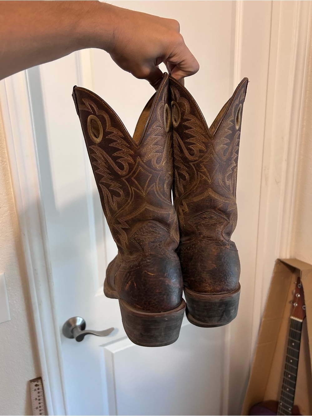 Mens Ariat Heritage Boots Roughstock Sz 13D Brown Leather Western Boots 34824 - Picture 4 of 9